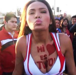 Último decote? Peruana se despede com beijo para brasileiros