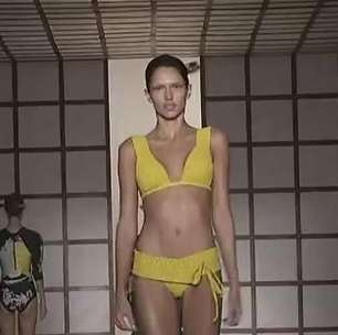 Top models desfilam moda praia de Lenny Niemeyer