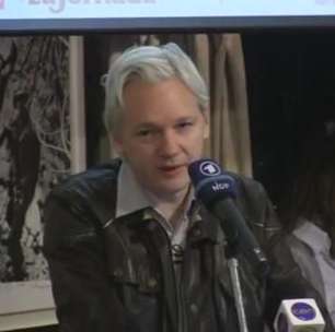 Assange promete novos vazamentos sobre Hillary Clinton