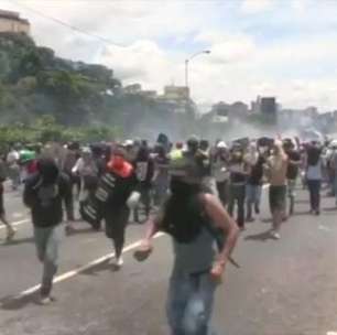 Protesto de opositores em Caracas termina com 48 feridos