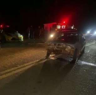 Duas pessoas ficam feridas em acidente entre três carros na PR 180 em Cascavel