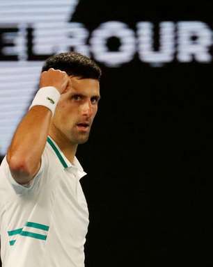 Djokovic lamenta "erro humano" em formulário sobre covid