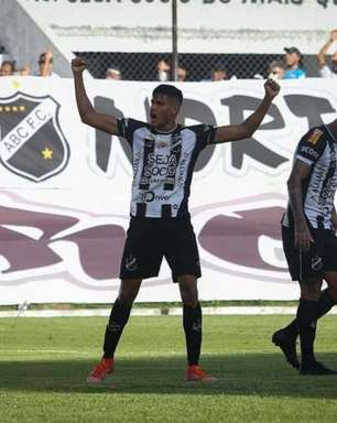 Jefinho comemora gol marcado na reestreia pelo ABC: 'Feliz demais'