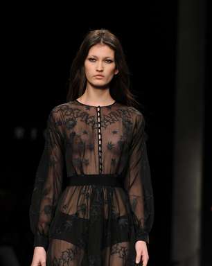 Grife aposta em transparência na semana de moda de Milão