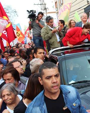 Dilma encerra campanha com ato de rua em Porto Alegre
