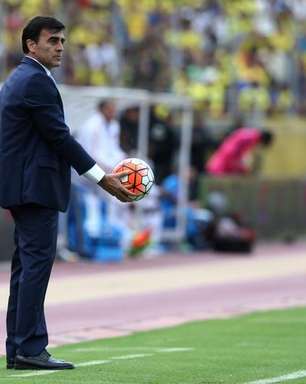 Equador demite técnico após campanha ruim nas Eliminatórias