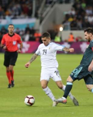 Uruguai e Argentina empatam em amistoso no Oriente Médio