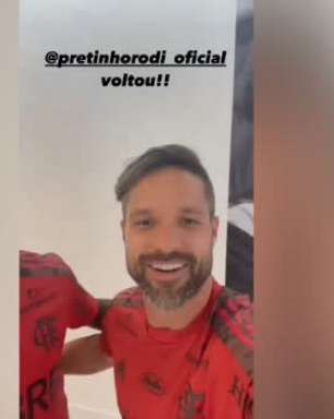 FLAMENGO: Diego celebra retorno de Rodinei e tira onda com 'reinado de beleza' com a chegada do lateral