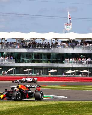 Verstappen lidera treino antes da Corrida de Qualificação