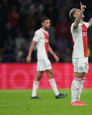 Anthony marca, Ajax goleia Borussia e fica perto das oitavas