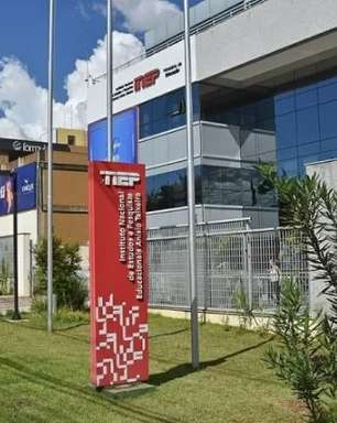 Deputados querem convocar ministro da Educação à Câmara