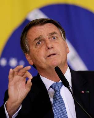 "Por mim, não teria Carnaval", diz Bolsonaro sobre 2022
