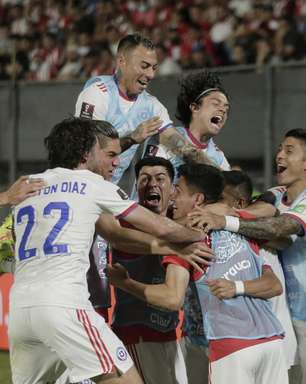 Chile bate o Paraguai e segue na briga pela vaga na Copa
