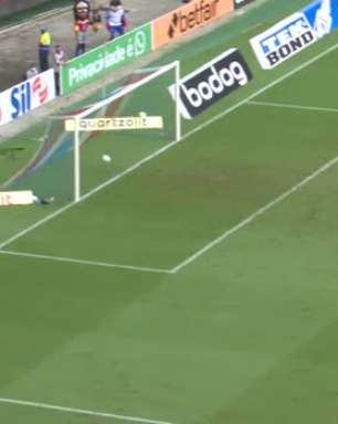 BAHIA: Gilberto toca por cima do goleiro do Fluminense e marca golaço na Arena Fonte Nova