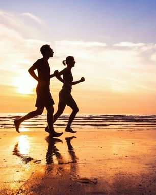 Como correr na praia: 10 dicas para manter a forma durante as férias