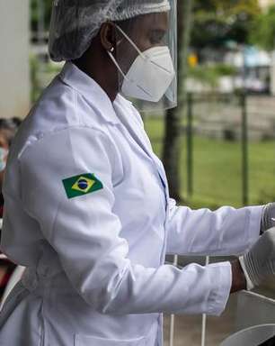 Brasil registra mais de 130 mil infecções num único dia