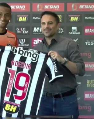 ATLÉTICO-MG: Ademir é apresentado na Cidade do Galo e recebe a camisa 19 do clube