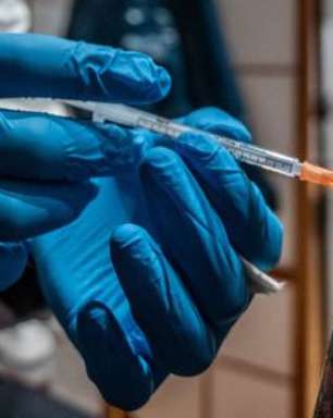 Pfizer e BioNTech começam estudos de vacina contra Ômicron