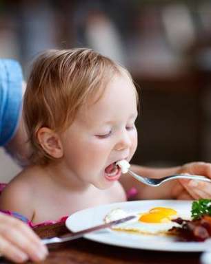 Tem pediatra na cozinha: 10 dicas para uma introdução alimentar de sucesso