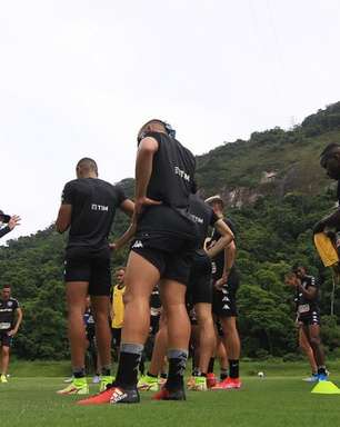 Com equipe jovem, Botafogo encontra dificuldades na estreia da temporada