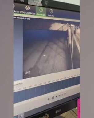 Câmera de segurança mostra tentativa de furto em clínica odontológica no Centro de Cascavel