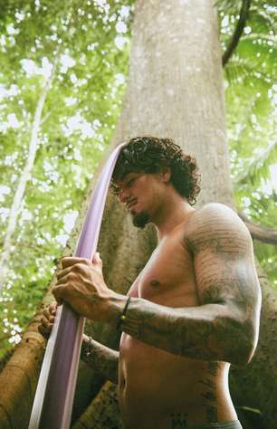 Gabriel Medina surfa onda ancestral na Amazônia e no ...