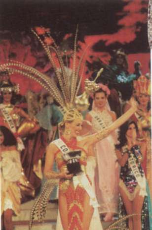 claudia-elena-vasquez-angel-mejor-traje-
