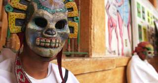 Lutadores mascarados arrastam multidões na Cidade do México