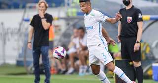 Hulk marca, Zenit vence e assume a liderança do Campeonato Russo