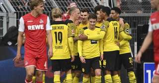 Dortmund atropela Wolfsburg e segue caça ao Bayern na Bundesliga