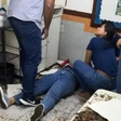 Chão de escola desaba, e professora cai de um andar para outro