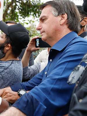 Bolsonaro pede "patriotismo" de redes de supermercado