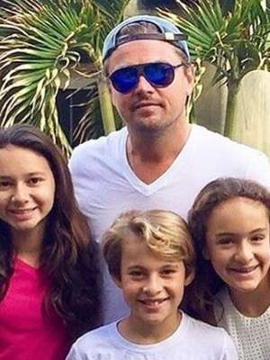 DiCaprio posa em foto após confusão com sósia no Brasil