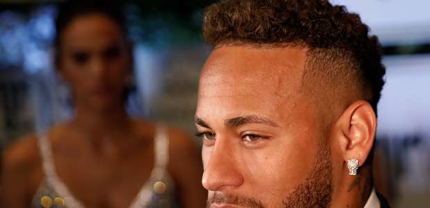 Neymar desabafa em vídeo: "Demorei para aceitar críticas"