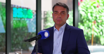 flavio bolsonaro na record.png Foto: Reprodução/Record TV
