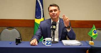 36721769-t3mlld4j3ndzvgq2j3tzak4aqq.jpg Foto: Flávio Bolsonaro via YouTube / Estadão