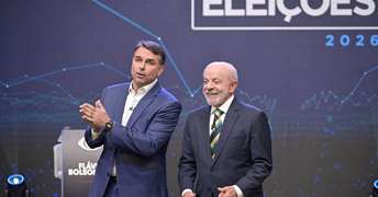 2044998321-lula-e-flavio-bolsonaro-foto-renato-pizzutto-band.jpg Foto: CartaCapital