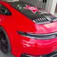 Lulista recebe Porsche de R$ 1,5 milhão após vencer aposta com bolsonarista