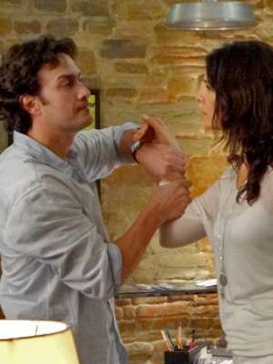 'Em Família': Verônica parte para cima de Laerte e o ameaça