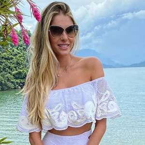 Bárbara Evans reúne família e amigos para Réveillon luxuoso