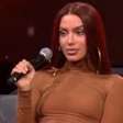 Anitta provoca Belo ao vivo e questiona decisão do cantor em reality da Globo