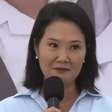 Presidente Keiko Fujimori proíbe maquiagem e unhas pintadas em colégios