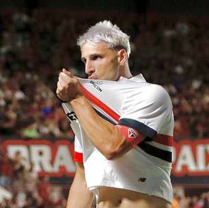 São Paulo vence Atlético-GO e conquista primeira vitória no Brasileirão