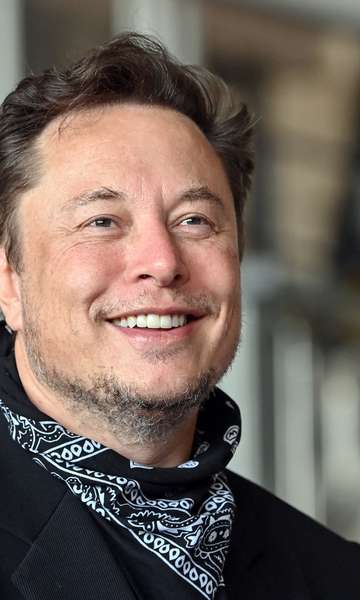 Quem &eacute; Elon Musk, o bilion&aacute;rio que pode comprar o Twitter