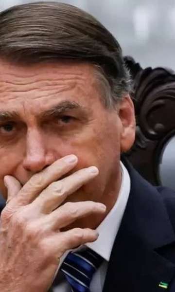 Relembre vezes que Bolsonaro foi internado em momentos de crise