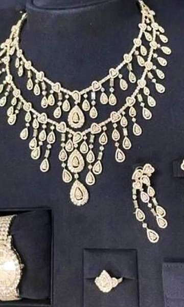 Diamante e relógio de ouro: conheça joias sauditas recebidas por Bolsonaro