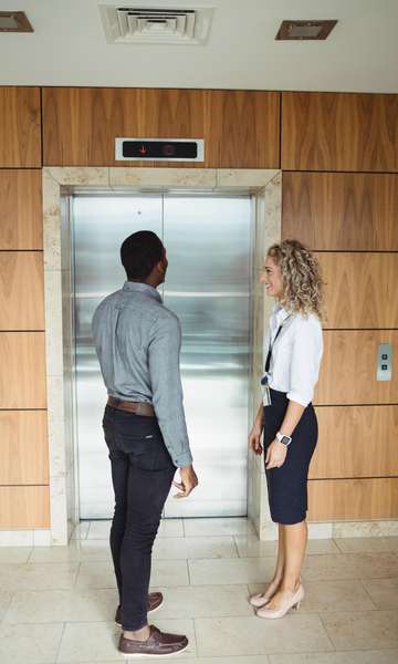Como funciona um elevador e por que ele pode cair