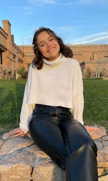 Atriz e LGBTQIA+: conhe&ccedil;a a filha de Sandra Annenberg