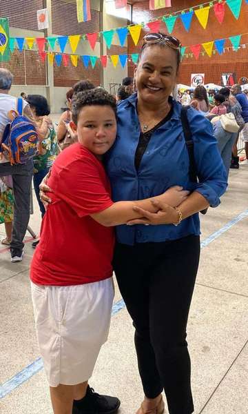 8 famosas que foram m&atilde;es depois dos 50 anos