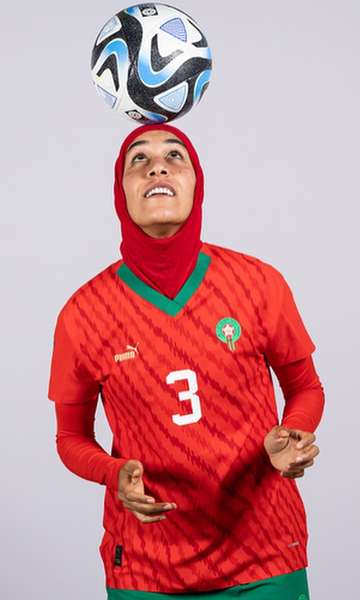 Quem é a jogadora do Marrocos que usa hijab em campo